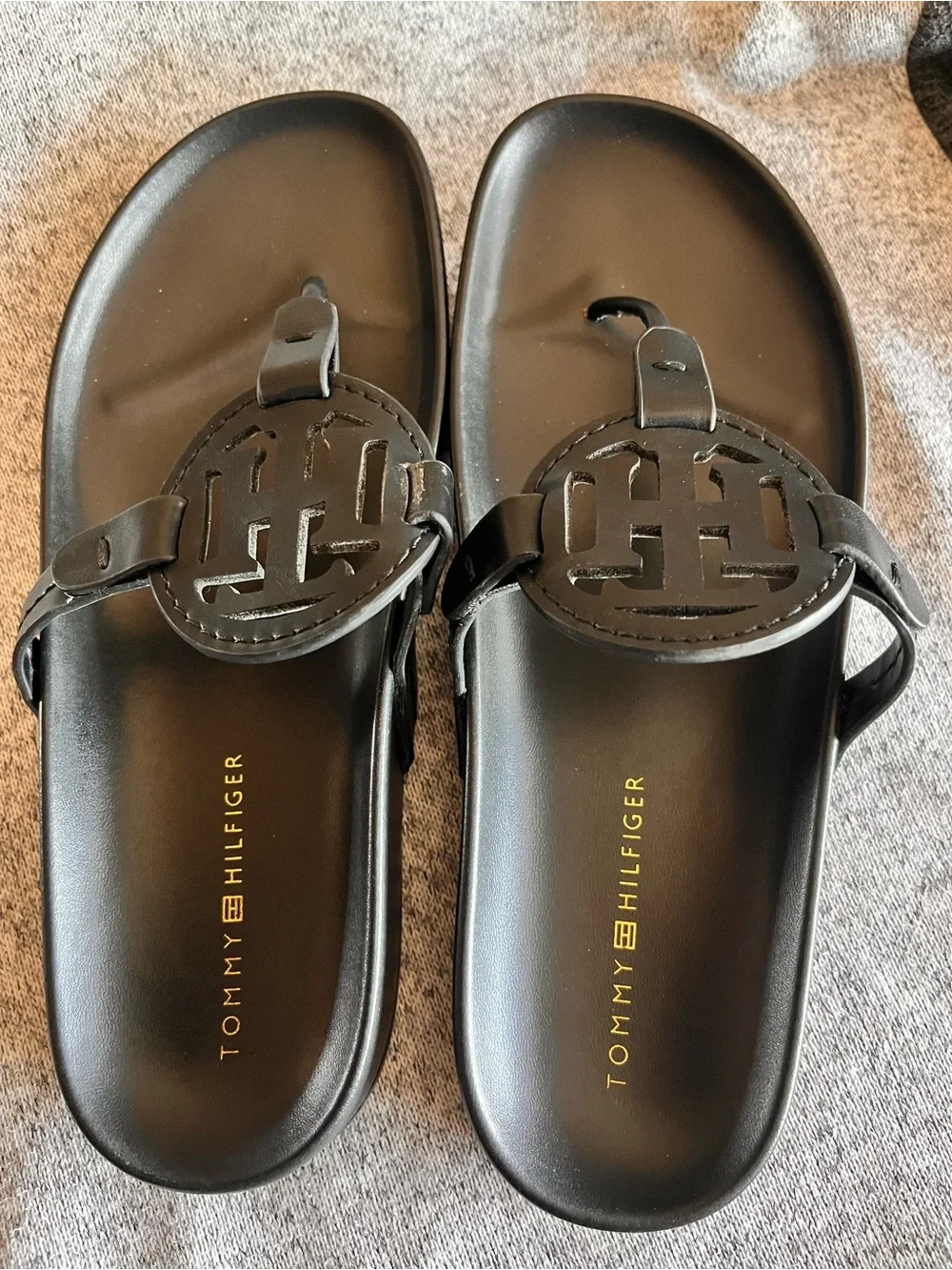 Tommy Hilfiger Women’s Black Logo Toe-Post Sandals - 7M